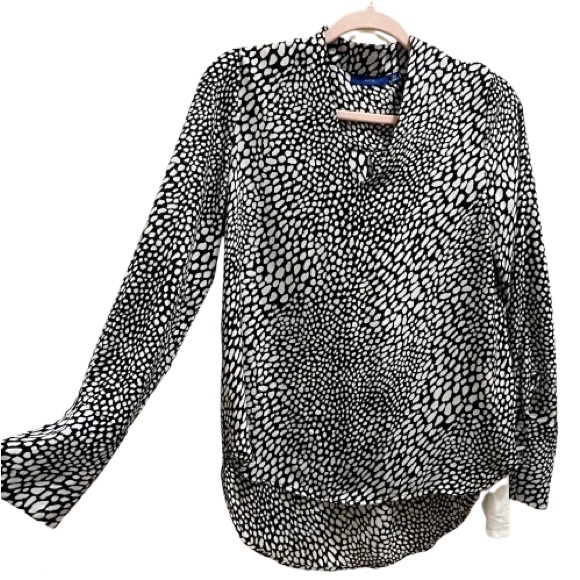 Apt. 9 Black and White print Long Sleeve Blouse Size XS - Picture 1 of 10